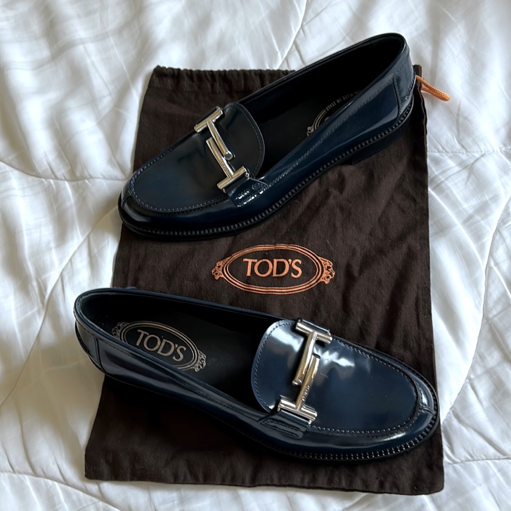 Todd navy blue silver name plate loafers NWOB size 37